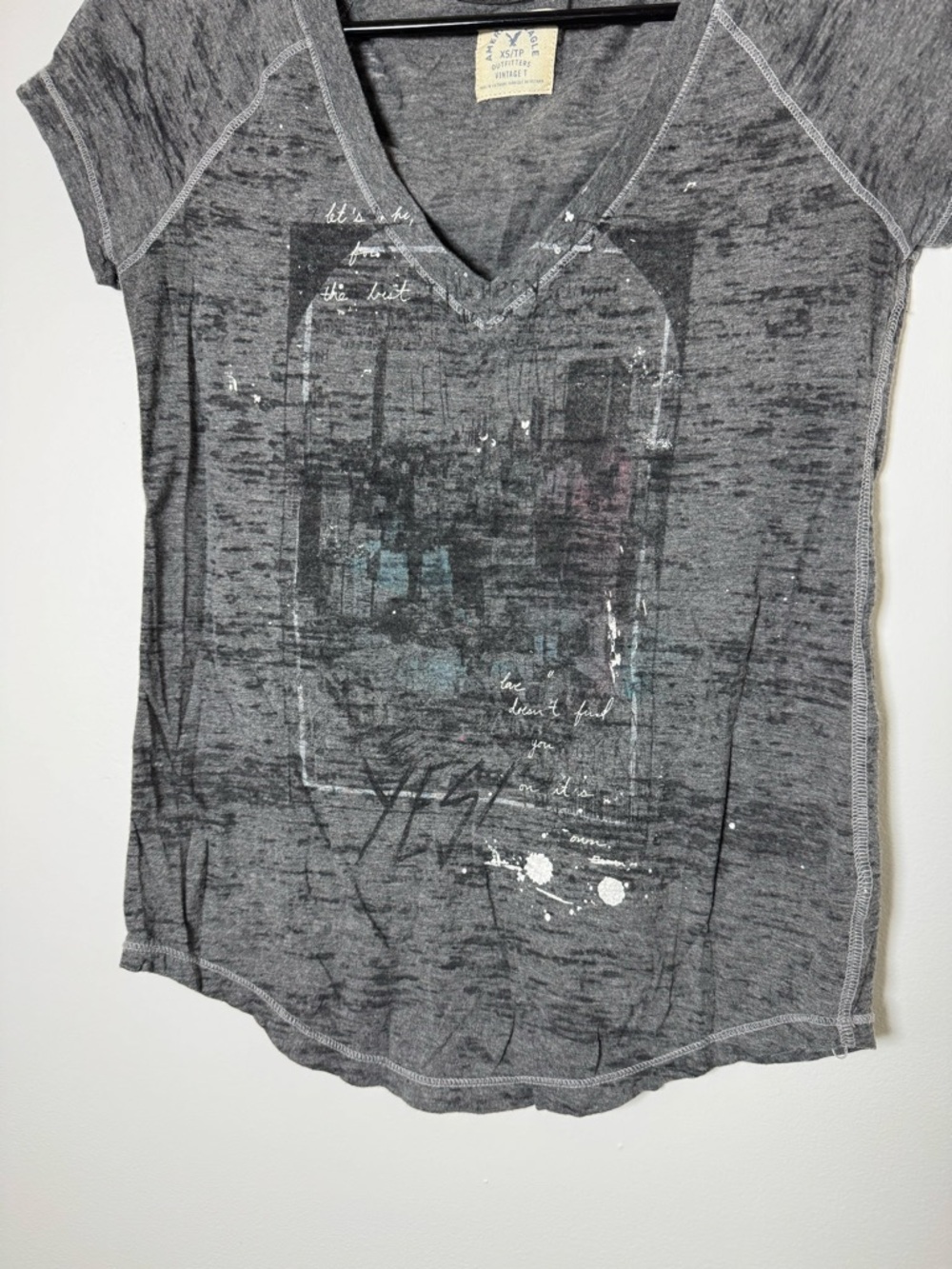 American Eagle Burnout V Neck Tee XS Gray Vintage Graphic Shirt - Picture 3 of 4